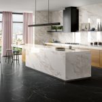 PAN-eternity-marquinablack-soft-6mm-arabesquepearl-lux-6mm-kitchen-001